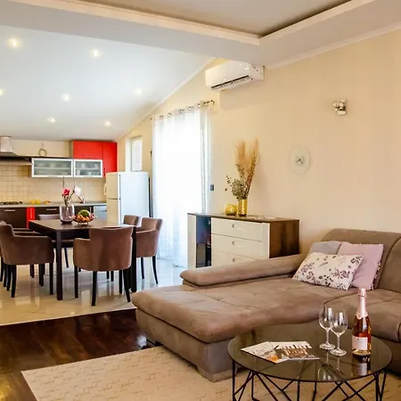 Lägenhet Modern Penthouse Kraljic Great Location & Terrace *